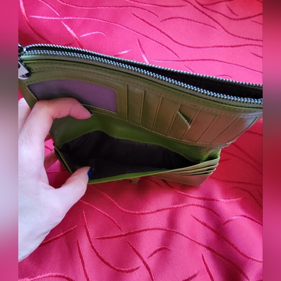 Leather Wallet. Light olive green color - Picture 7 of 16